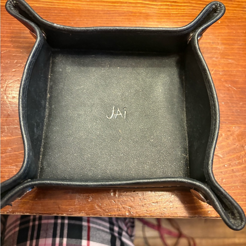 JAI Black jewelry Valet Tray